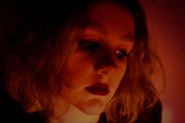 Blonde me - anti-selfportrait